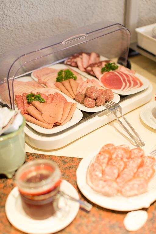 Hotel Garni Am Deich 징스트 외부 사진