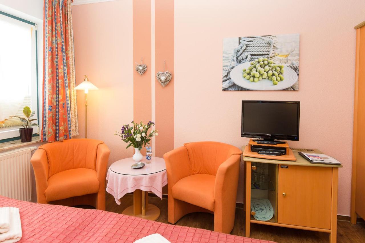 Hotel Garni Am Deich 징스트 외부 사진