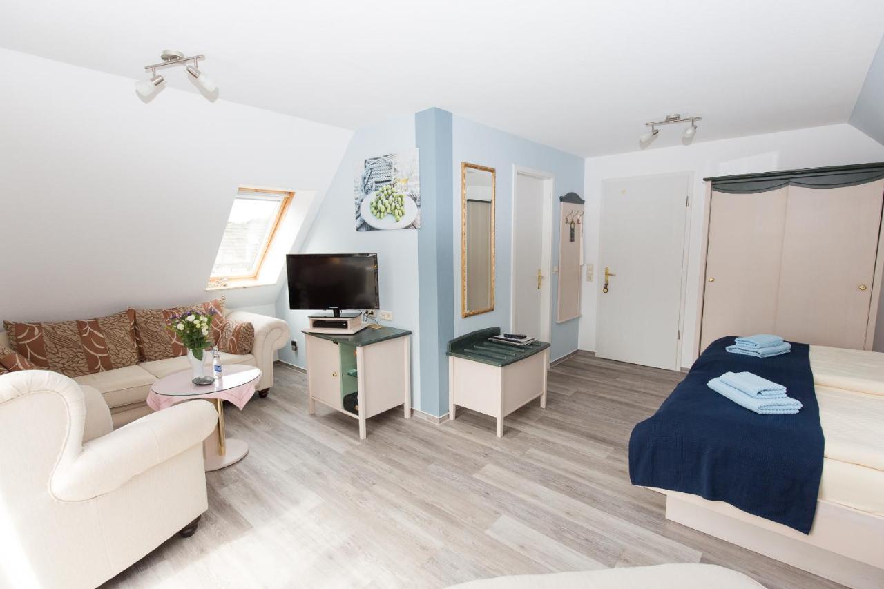 Hotel Garni Am Deich 징스트 외부 사진